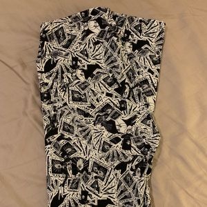 LuLaRoe OS Villain Leggings